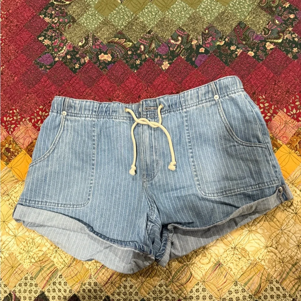 Lucky Brand pinstripe slouchy shorts size 10/30 - Picture 6 of 7